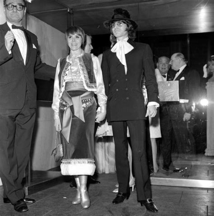 Judy Carne Net Worth, Income, Salary, Earnings, Biography
