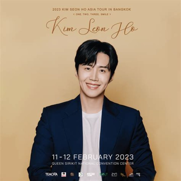 Kim Seon-ho take ownership of his mistakes by rendering apology at the event at Press Event