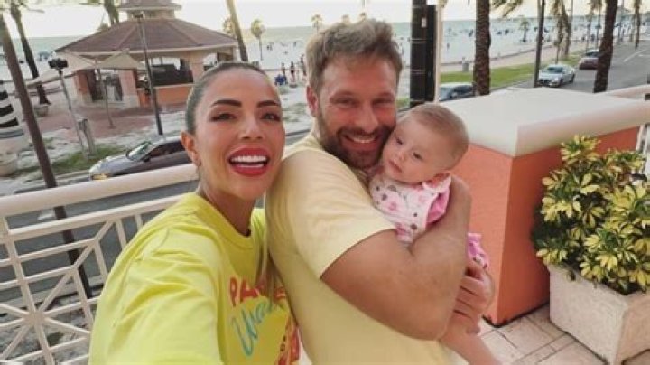 Kristine Carlson Daughters: How Old Are Jasmine and Kenna? Instagram & Boyfriend Revealed