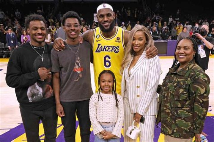 Lebron James Has 3 Children With Wife Savannah James Bronny, Bryce Maximus And Zhuri James