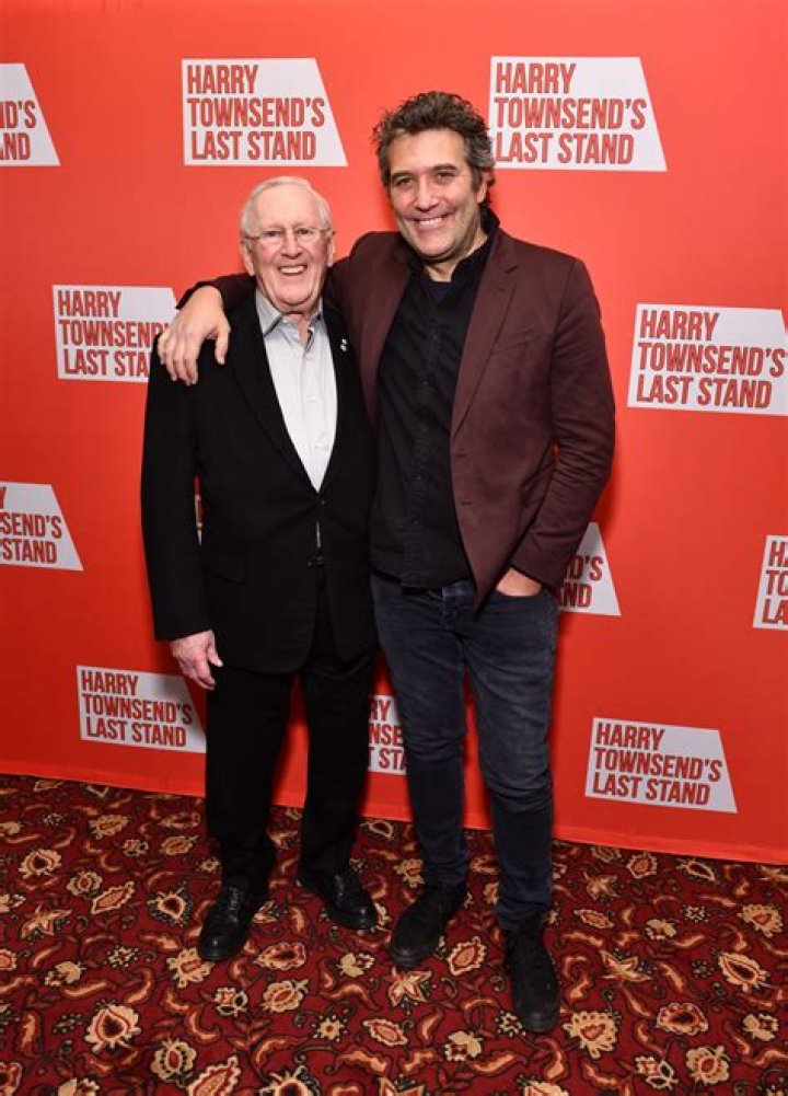 Len Cariou Bio, Wiki, Age, Height, Wife, Family, Children, Actor, Blue blood, and Net worth