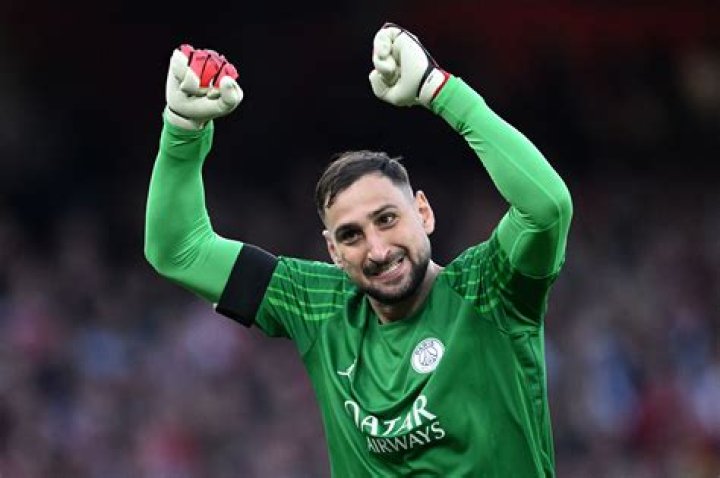 Lucas Lavallée Wikipedia & Age, How Old Tall Is PSG Goalkeeper