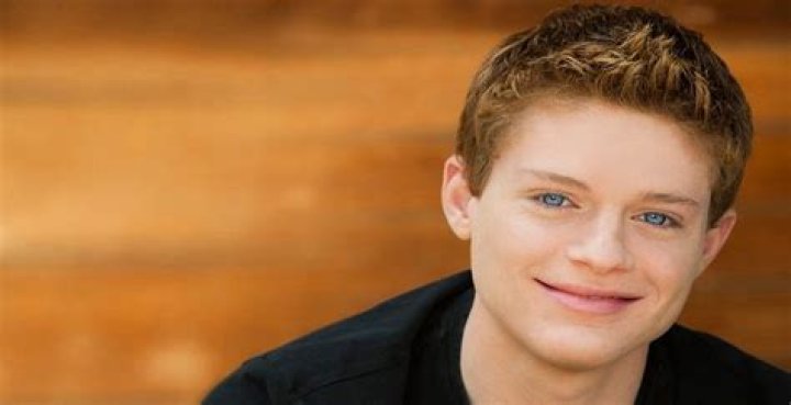 Sean Berdy (Actor) Wiki, Bio, Height, Weight, Affair, Net Worth, Dating, Girlfriend, Career, Family, Facts